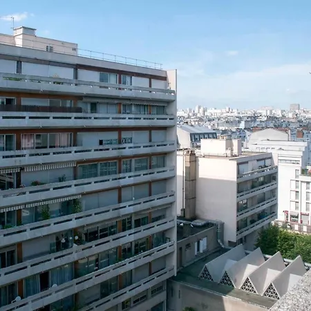 Great Design And Bright Apartment With Terrace